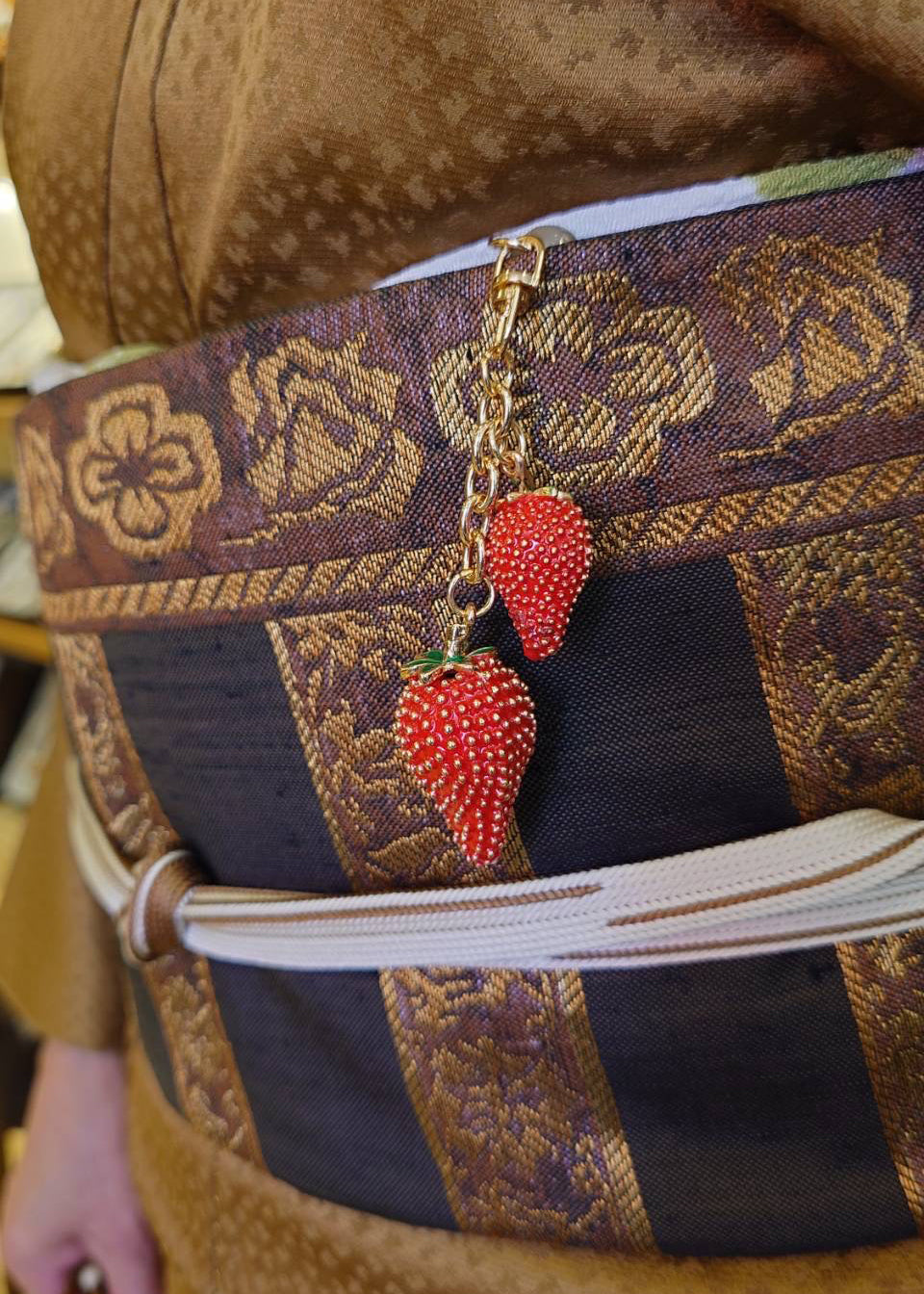 根付・帯飾り イチゴ2粒