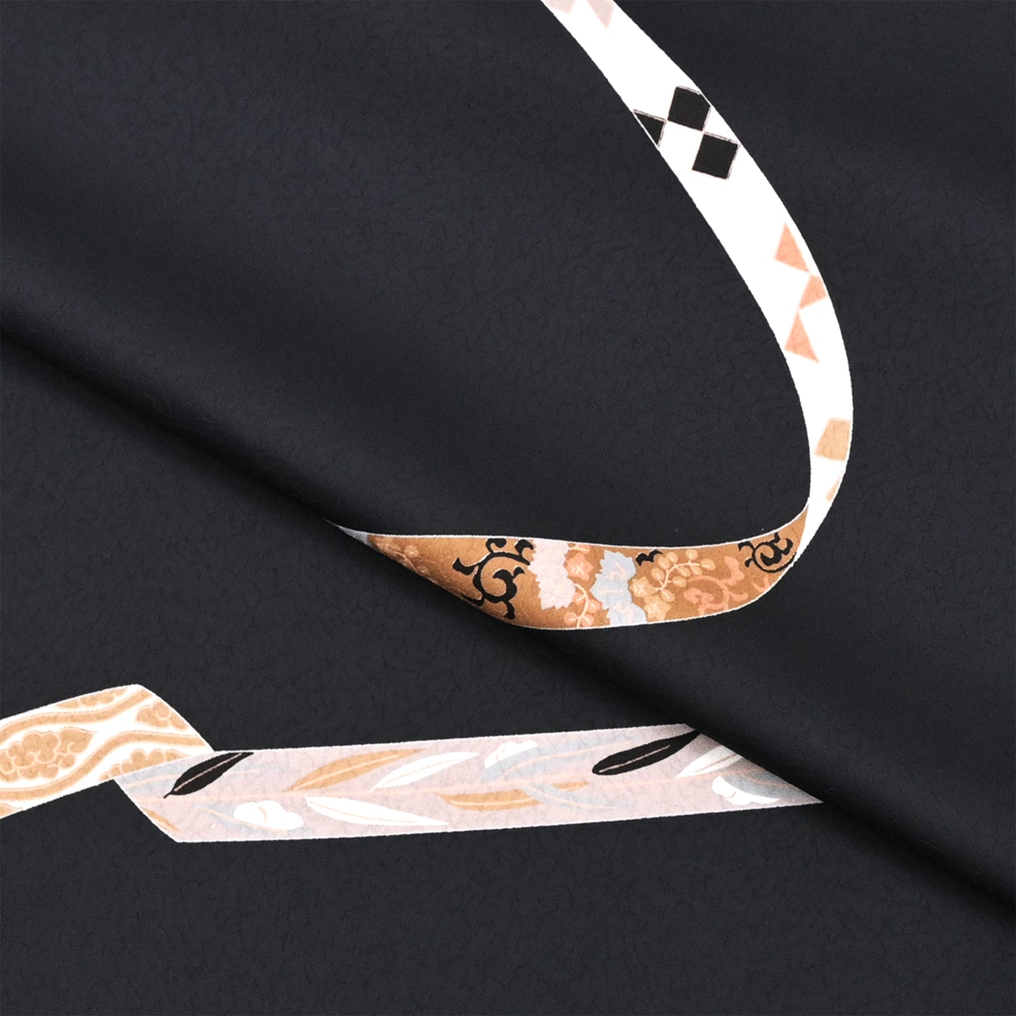 東レシルック 小紋 ～大久保信子流きもの～「鬘帯（かずらおび）」 黒 【袷・単衣用】