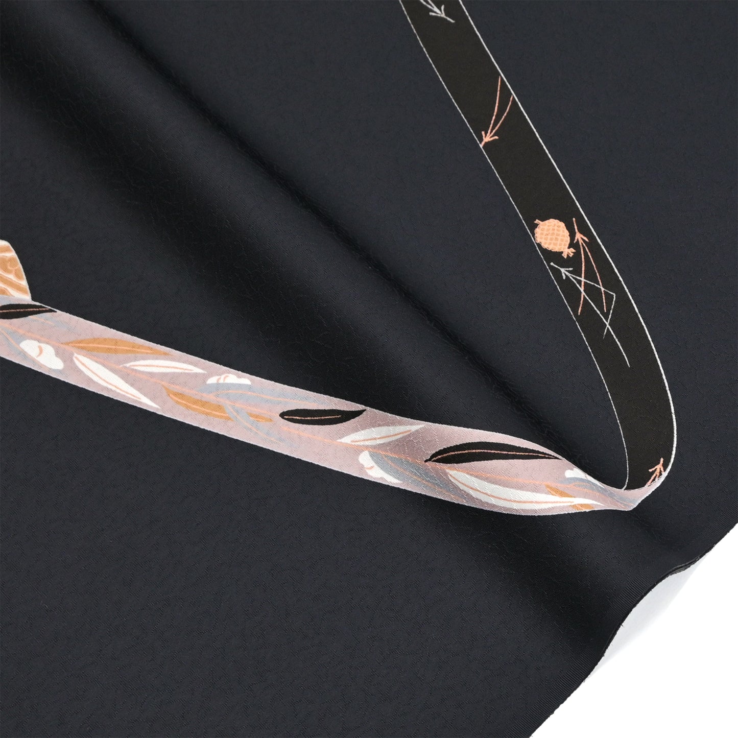 東レシルック 小紋 ～大久保信子流きもの～「鬘帯（かずらおび）」 黒 【袷・単衣用】