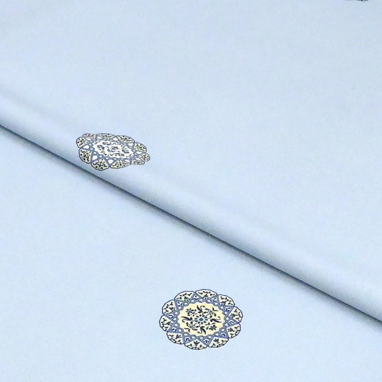 東レシルック≪美來≫ 小紋 華紋-蒼白色 【袷・単衣用】