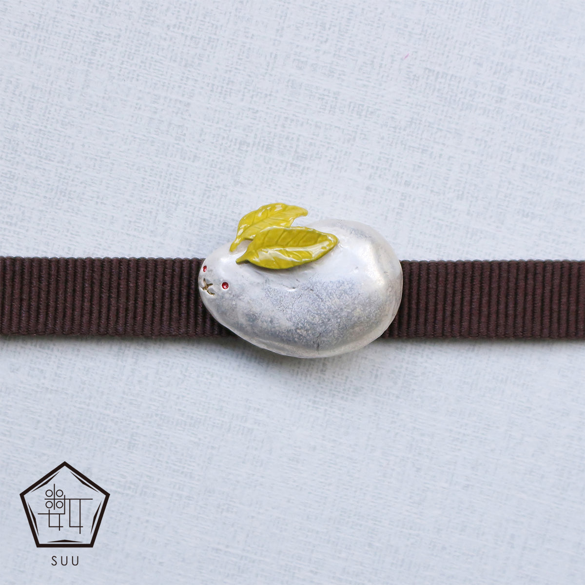 【数-SUU-】帯留め「雪ウサギ」