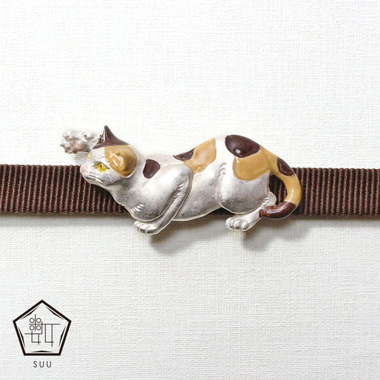 【数-SUU-】帯留め「悪戯三毛猫」