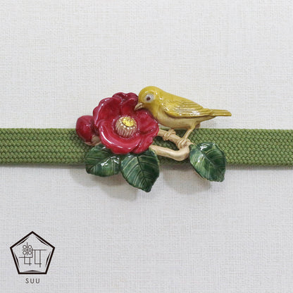 【数-SUU-】帯留め「椿とメジロ」