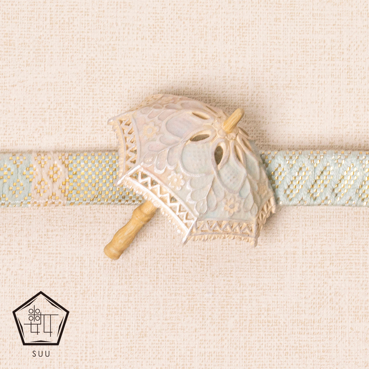 【数-SUU-】帯留め「白妙なる傘」