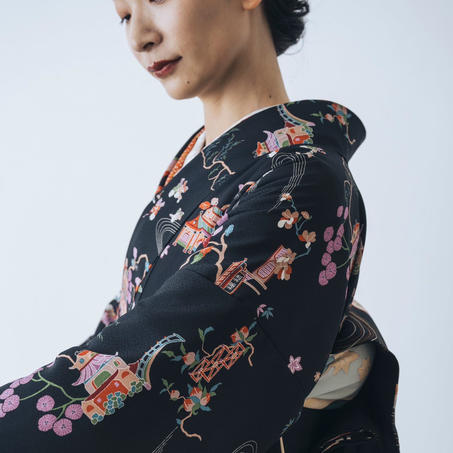 ☆美しいキモノ2025冬号79ｐ掲載☆東レシルック 小紋 ～kifkif～「古都」 漆黒 【袷・単衣用】