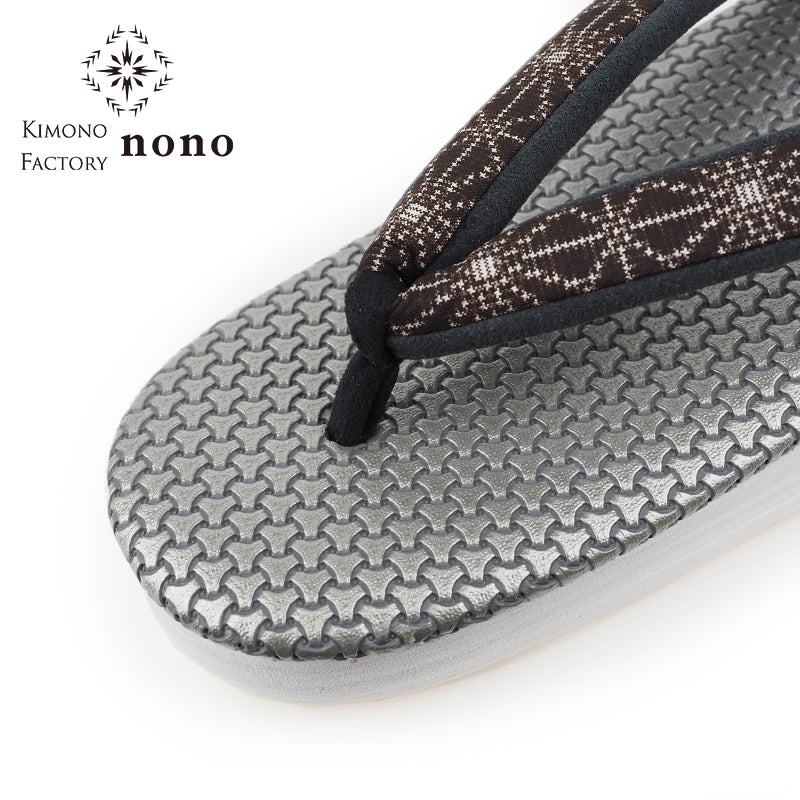【Kimono-Factory-nono】菱屋カレンブロッソ 本場大島紬カフェ草履 毘沙門亀甲/メタリック白銀 F-2 #女性用