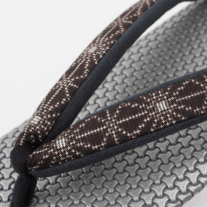 【Kimono-Factory-nono】菱屋カレンブロッソ 本場大島紬カフェ草履 毘沙門亀甲/メタリック白銀 F-2 #女性用