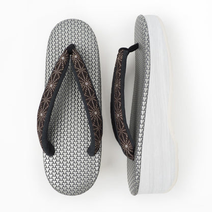 【Kimono-Factory-nono】菱屋カレンブロッソ 本場大島紬カフェ草履 毘沙門亀甲/メタリック白銀 F-2 #女性用