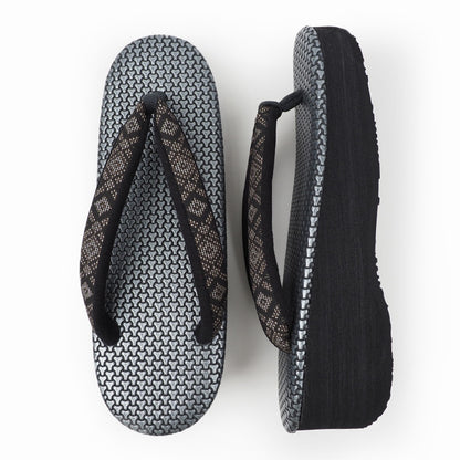 【Kimono-Factory-nono】菱屋カレンブロッソ 本場大島紬カフェ草履 毘沙門亀甲/メタリックシルバー F-3 #女性用