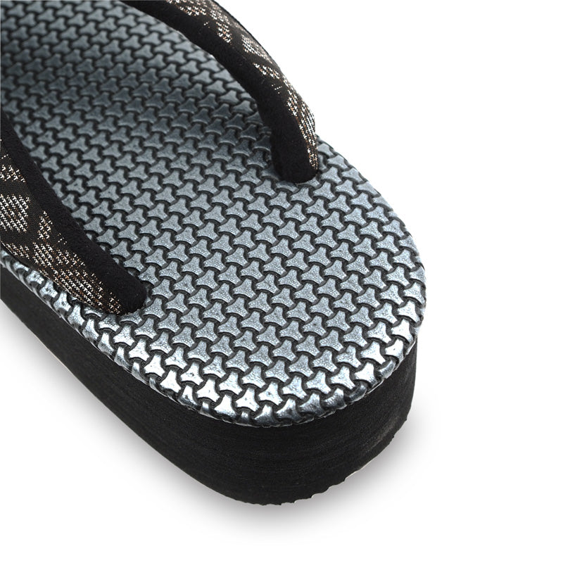 【Kimono-Factory-nono】菱屋カレンブロッソ 本場大島紬カフェ草履 毘沙門亀甲/メタリックシルバー F-3 #女性用