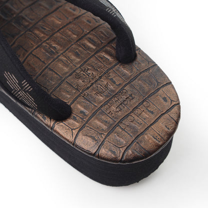 【Kimono-Factory-nono】菱屋カレンブロッソ 本場大島紬カフェ草履 クロコ/メタリックブロンズ G-58 #女性用