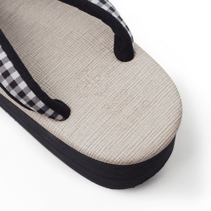 【Kimono-Factory-nono】菱屋カレンブロッソ 本場縞大島カフェ草履 グレージュ Y-3 #女性用